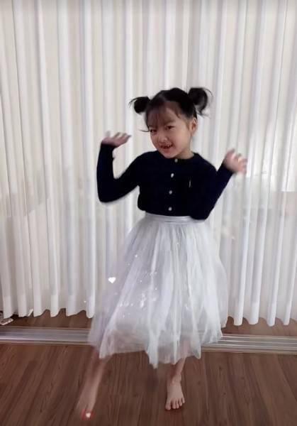 权律二合影网红,演绎跨界友谊新篇章